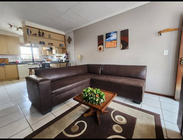 3 BEDROOM SIMPLEX FOR SALE IN MEYERSDAL